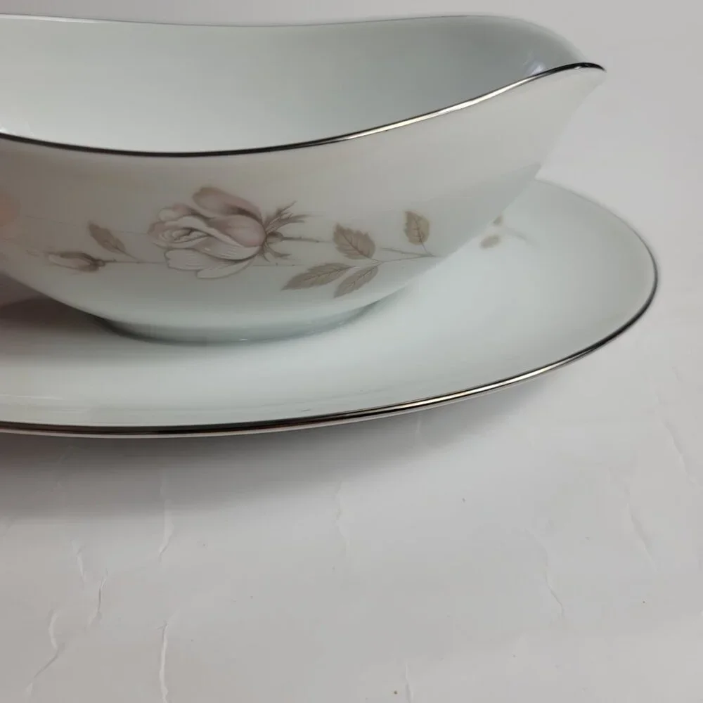 Noritake Sweet Talk Gravy Boat with Underplate White with Pink & White Roses